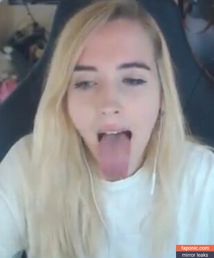 EmilyCC, emilycczz, emjayplays Filtraciones de Desnudos OnlyFans Foto #4