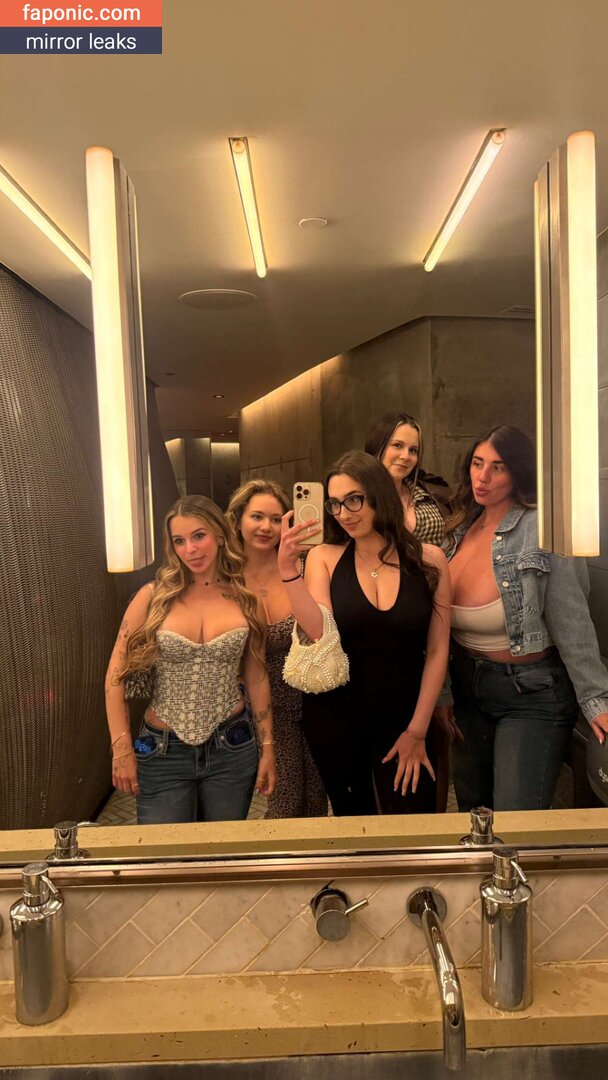 Yellz0, Yellz1, bigtittygothegg, yellz Filtraciones de Desnudos OnlyFans/Patreon Foto #4